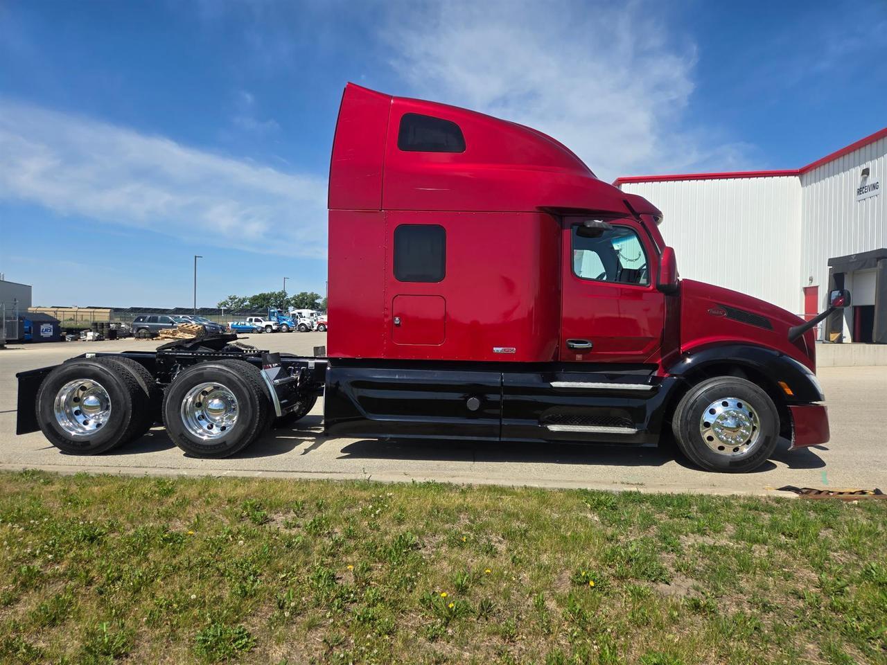 2023 Peterbilt 579 in Rochester, MN — photo 4