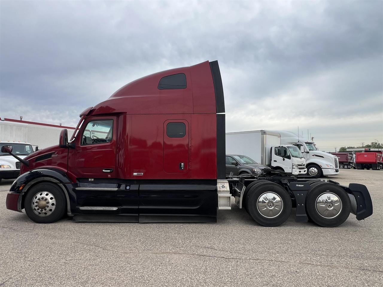 2023 Peterbilt 579 in South St. Paul, MN — photo 3