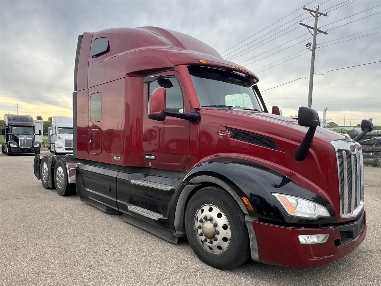 2023 Peterbilt 579 in South St. Paul, MN — photo 2