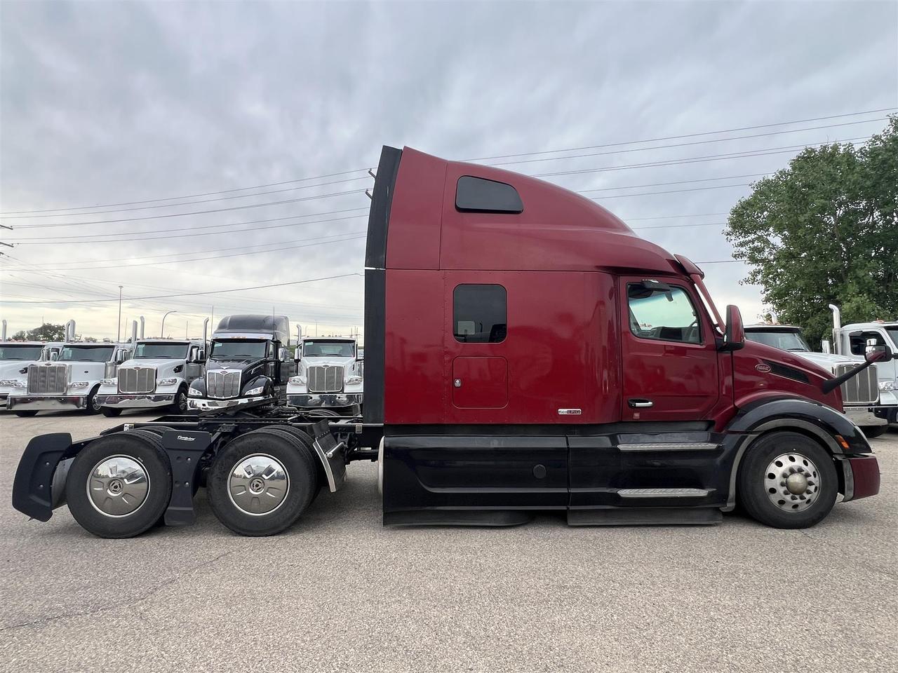 2023 Peterbilt 579 in South St. Paul, MN — photo 4
