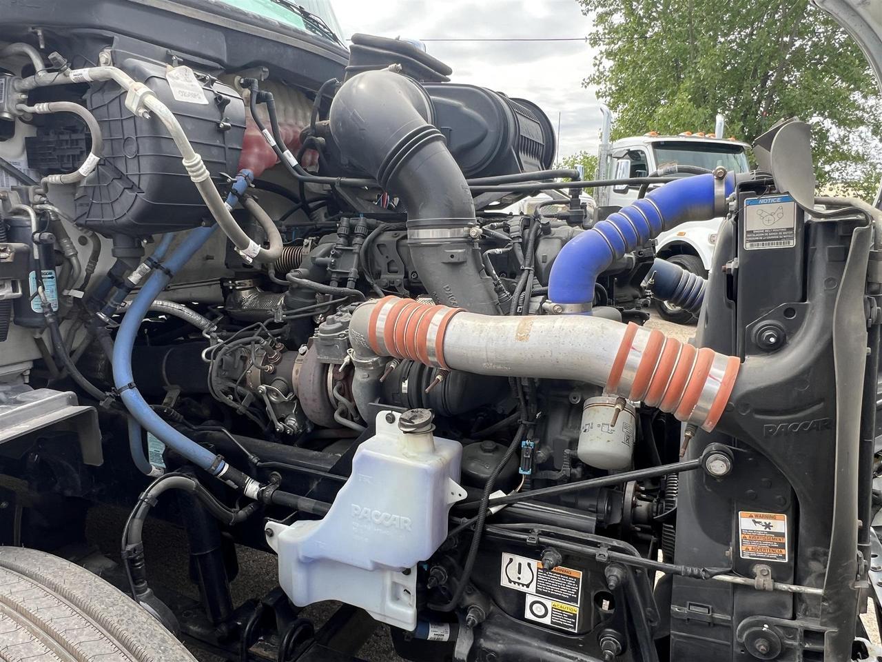 2023 Peterbilt 579 in South St. Paul, MN — photo 9