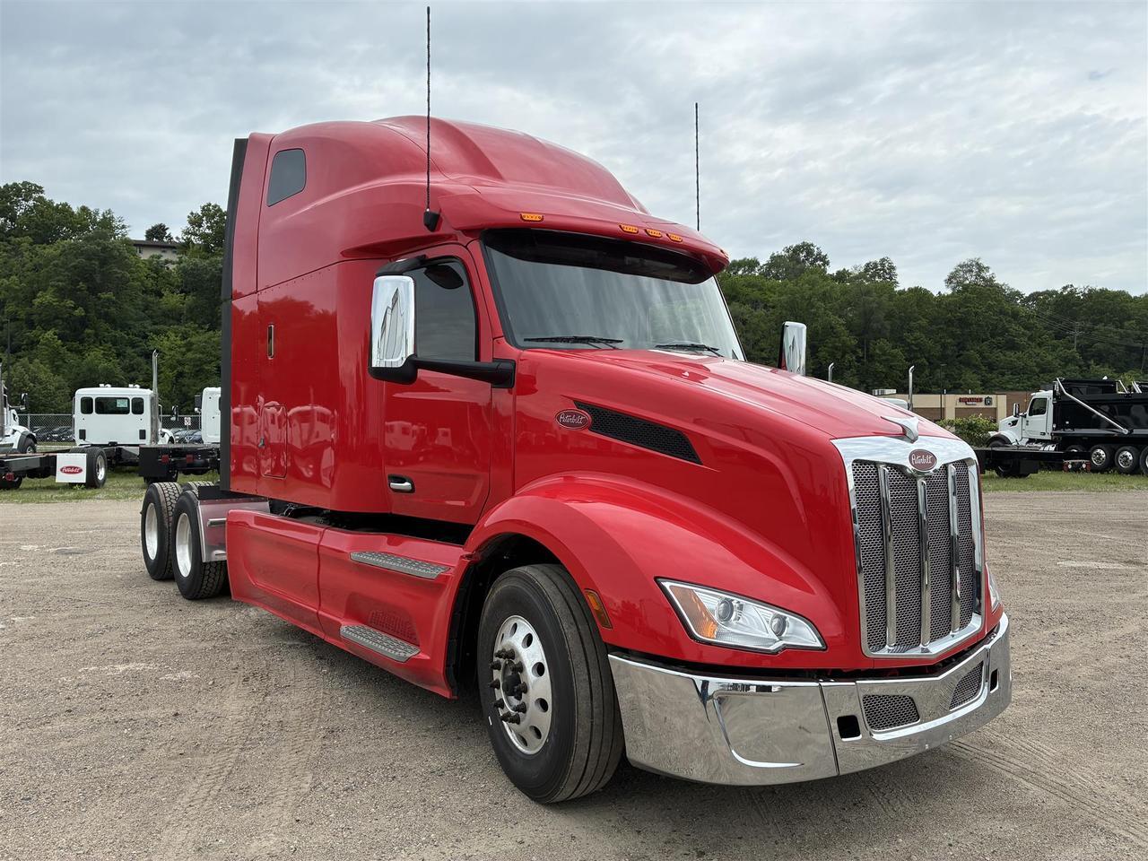 2023 Peterbilt 579 in South St. Paul, MN — photo 6