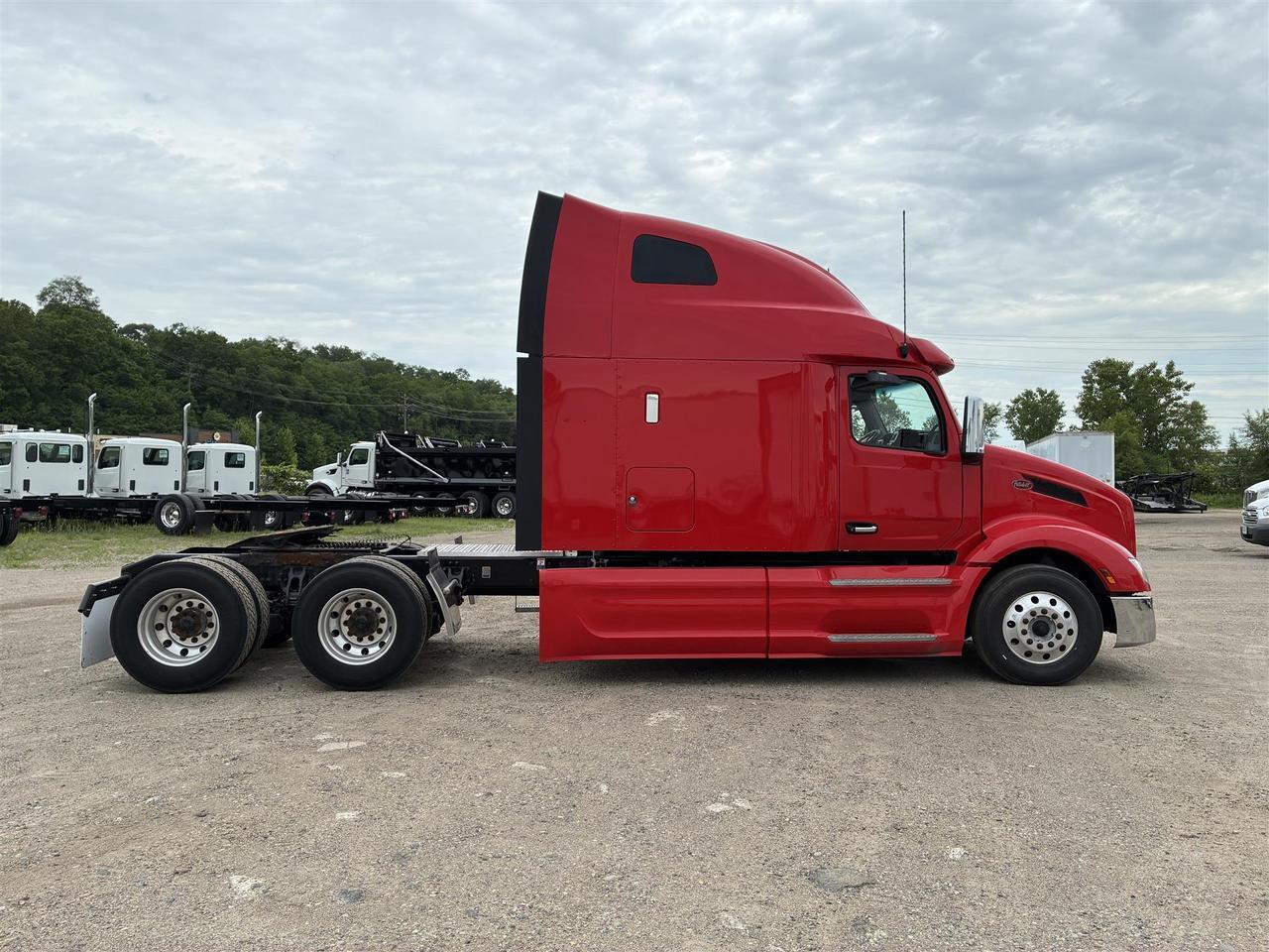2023 Peterbilt 579 in South St. Paul, MN — photo 5
