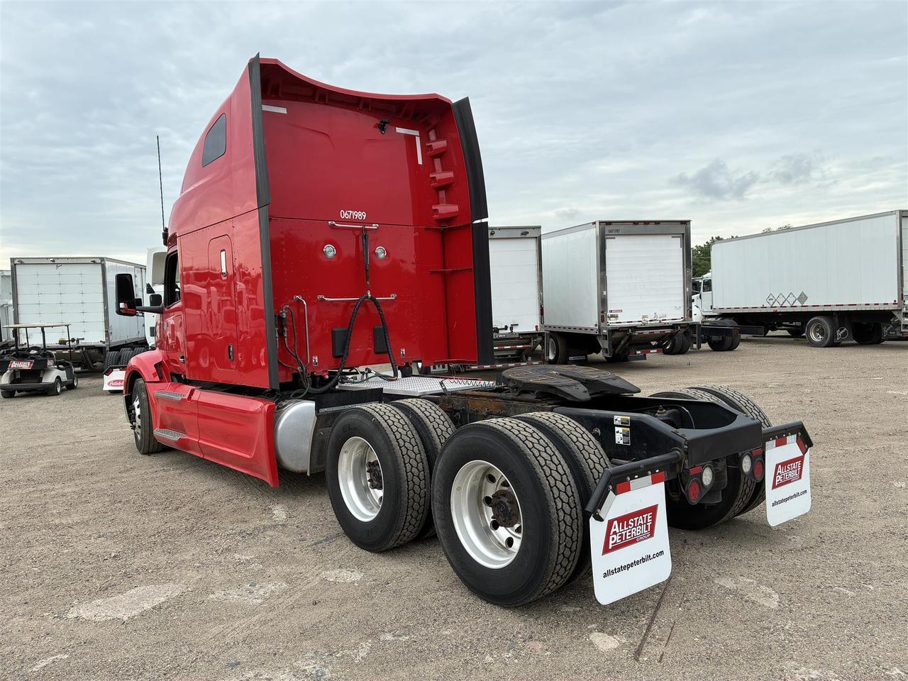 2023 Peterbilt 579 in South St. Paul, MN — photo 2