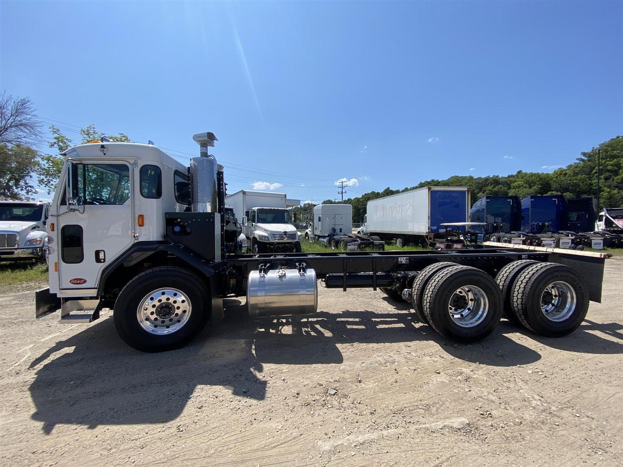 2025 Peterbilt 520 in South St. Paul, MN — photo 2