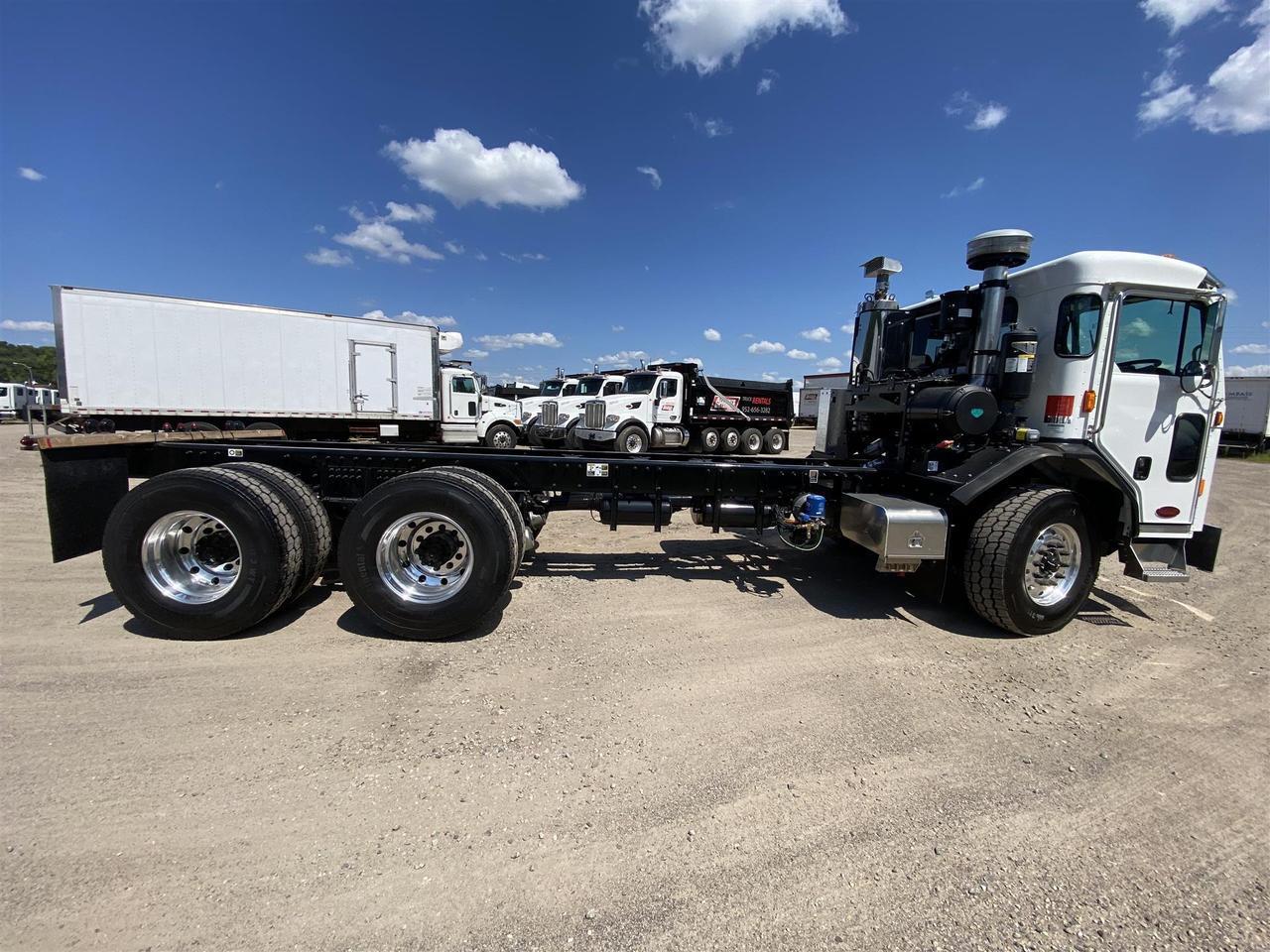 2025 Peterbilt 520 in South St. Paul, MN — photo 3
