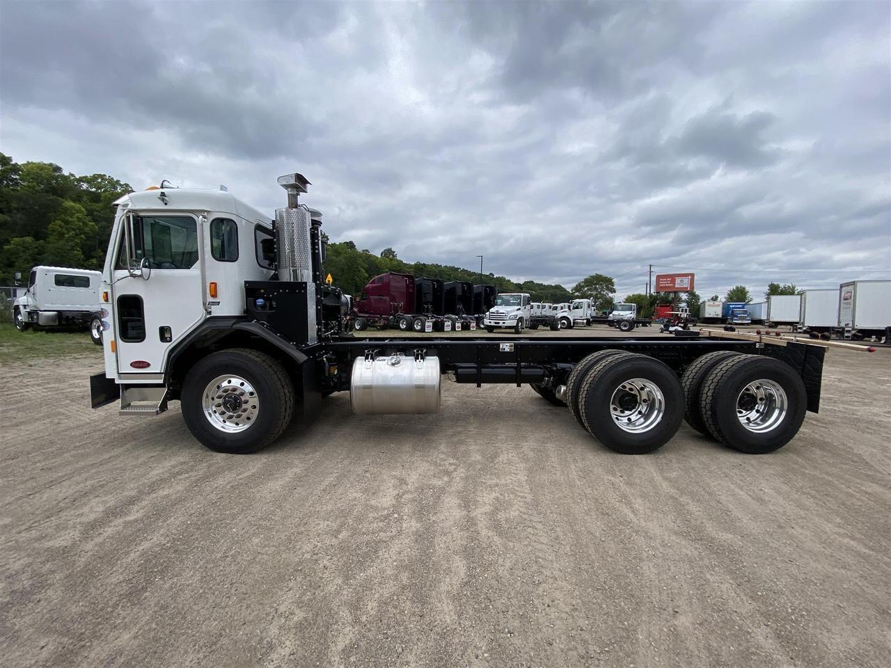 2025 Peterbilt 520 in Eau Claire, WI — photo 2