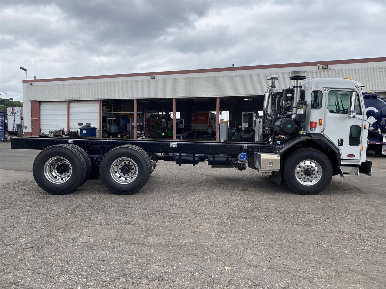 2025 Peterbilt 520 in South St. Paul, MN — photo 3