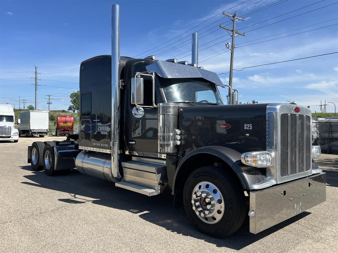 2025 Peterbilt 589 in South St. Paul, MN — photo 2