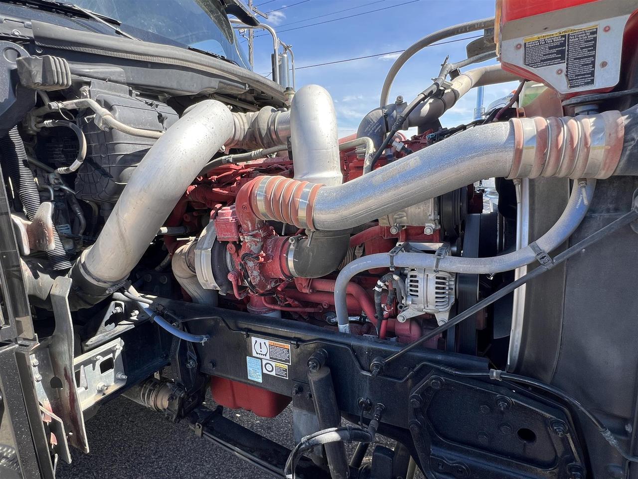 2025 Peterbilt 589 in South St. Paul, MN — photo 10