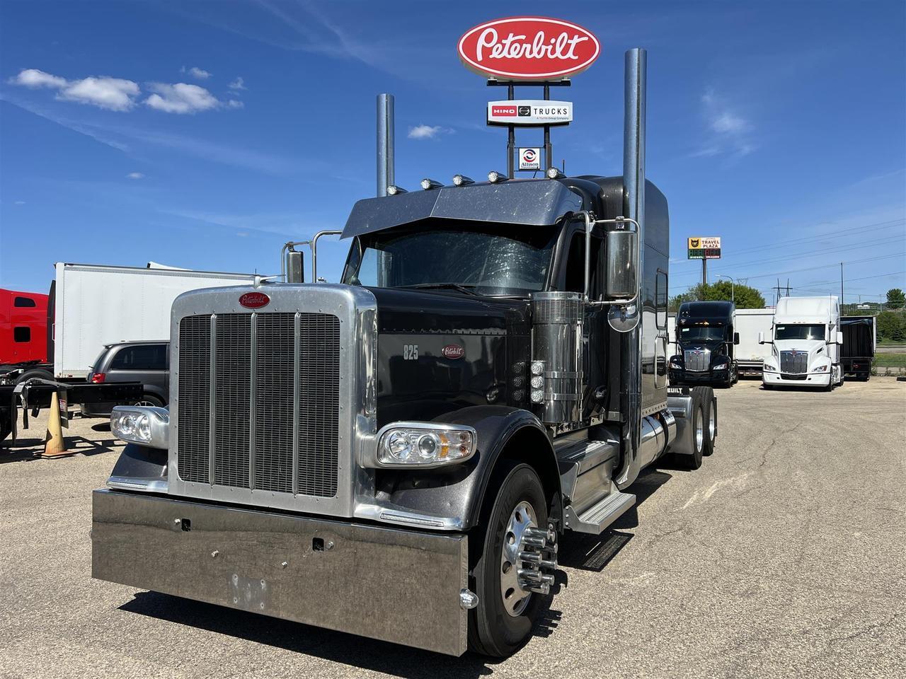 2025 Peterbilt 589 in South St. Paul, MN — photo 12