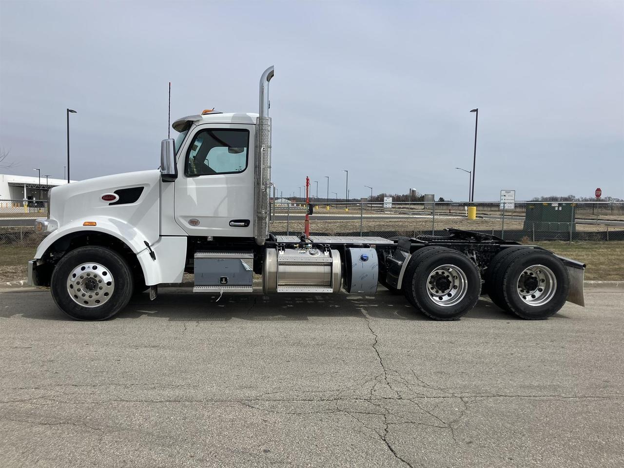 2027 Peterbilt 567 in Rochester, MN — photo 3