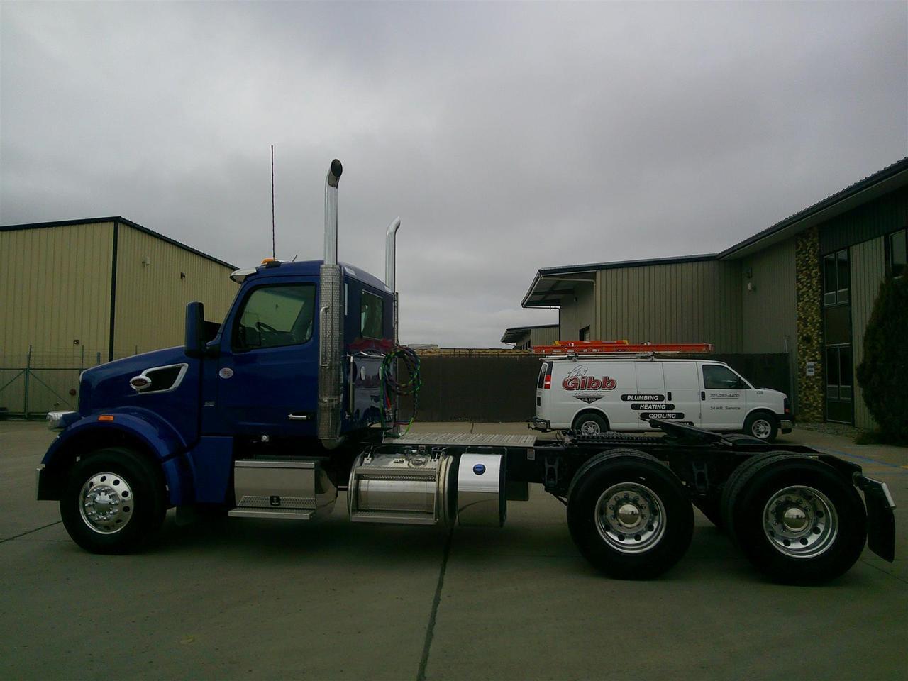 2027 Peterbilt 567 in Fargo, ND — photo 3