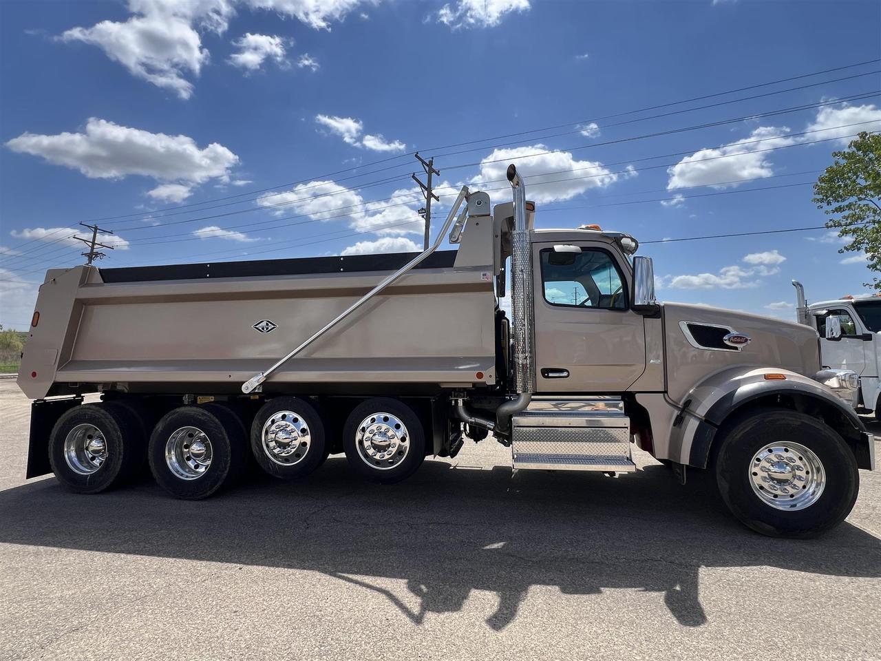 2027 Peterbilt 567 in South St. Paul, MN — photo 4