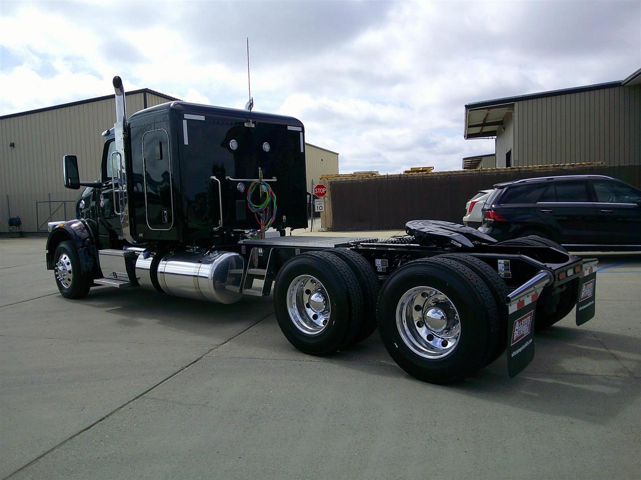 2027 Peterbilt 567 in Fargo, ND — photo 5