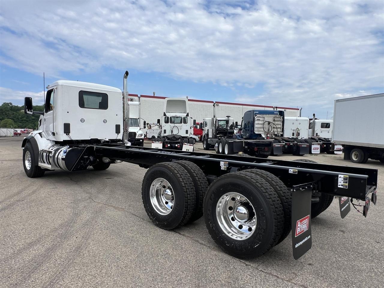 2027 Peterbilt 567