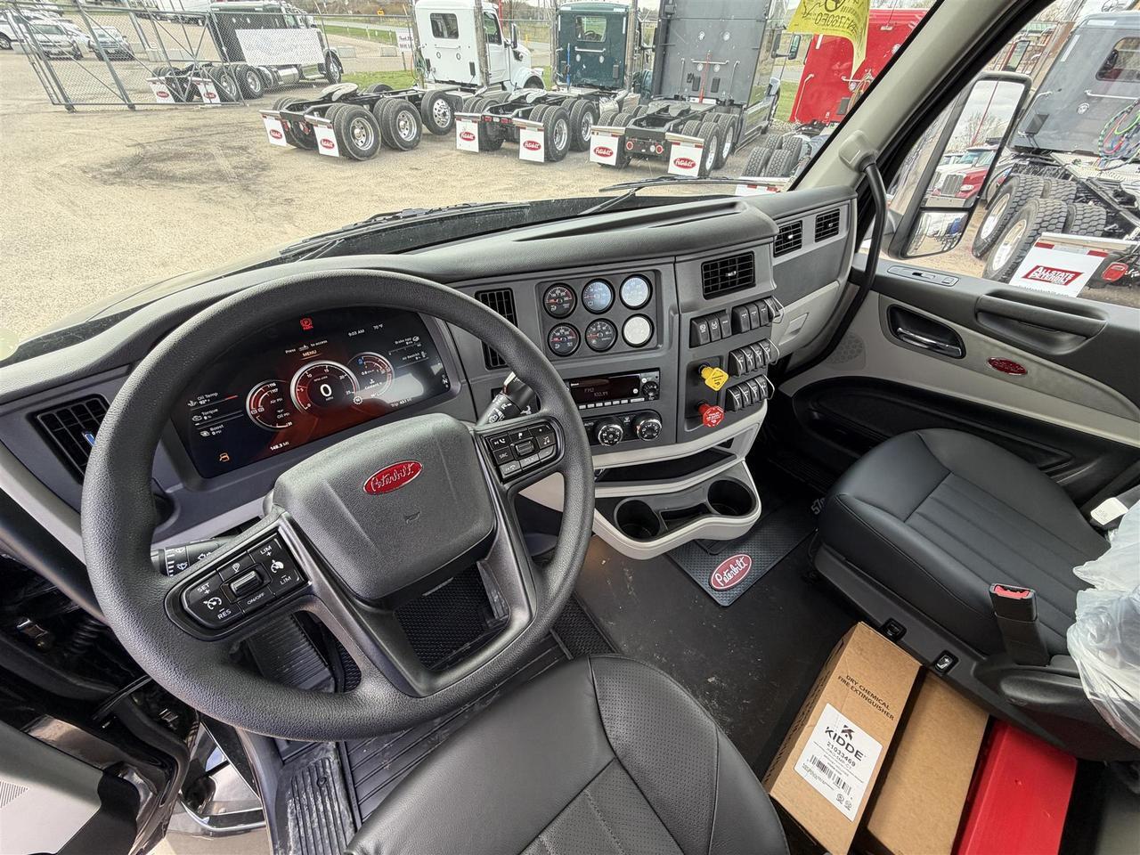 2027 Peterbilt 579 in Eau Claire, WI — photo 8