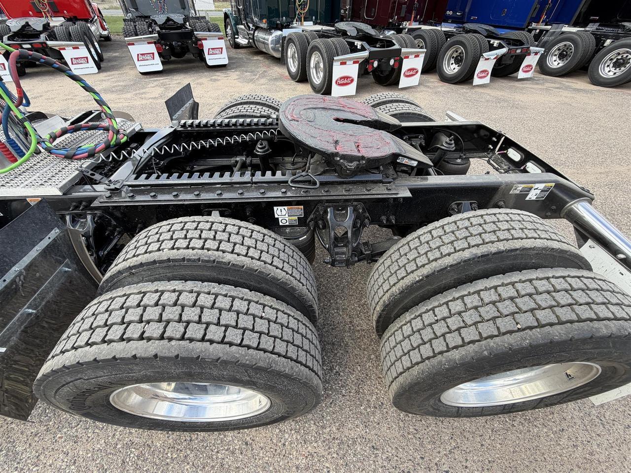 2027 Peterbilt 579 in Eau Claire, WI — photo 4