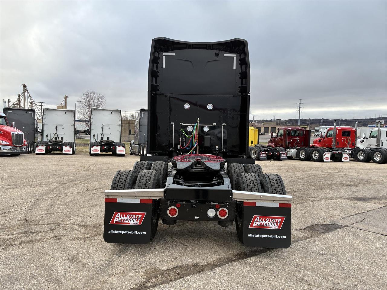2027 Peterbilt 579 in Fargo, ND — photo 3