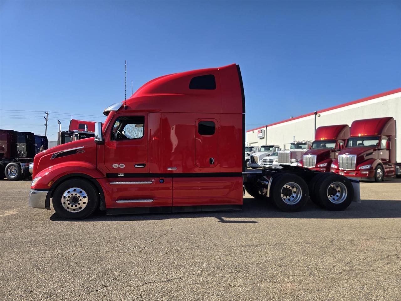 2027 Peterbilt 579 in South St. Paul, MN — photo 4