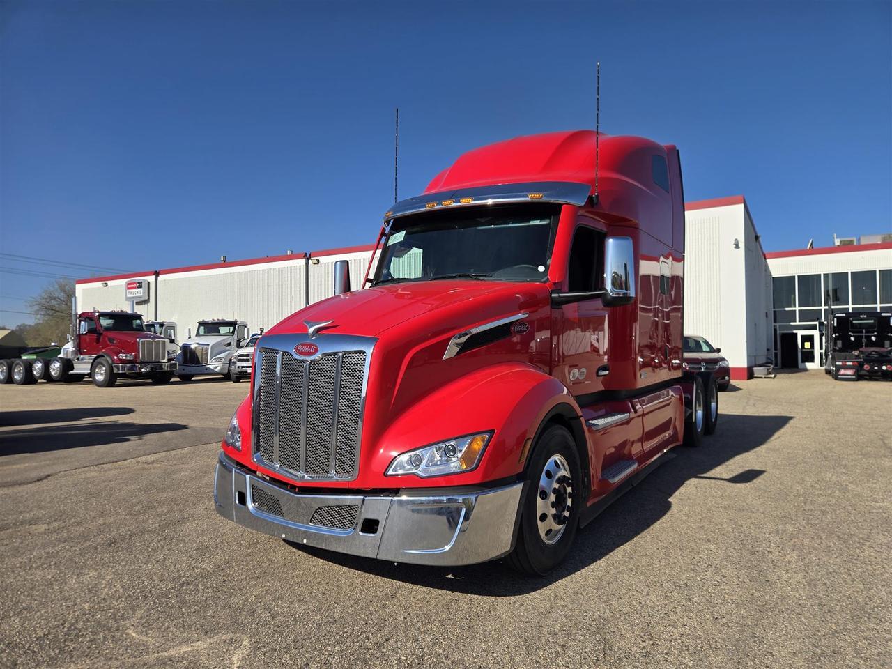 2027 Peterbilt 579 in South St. Paul, MN — photo 12