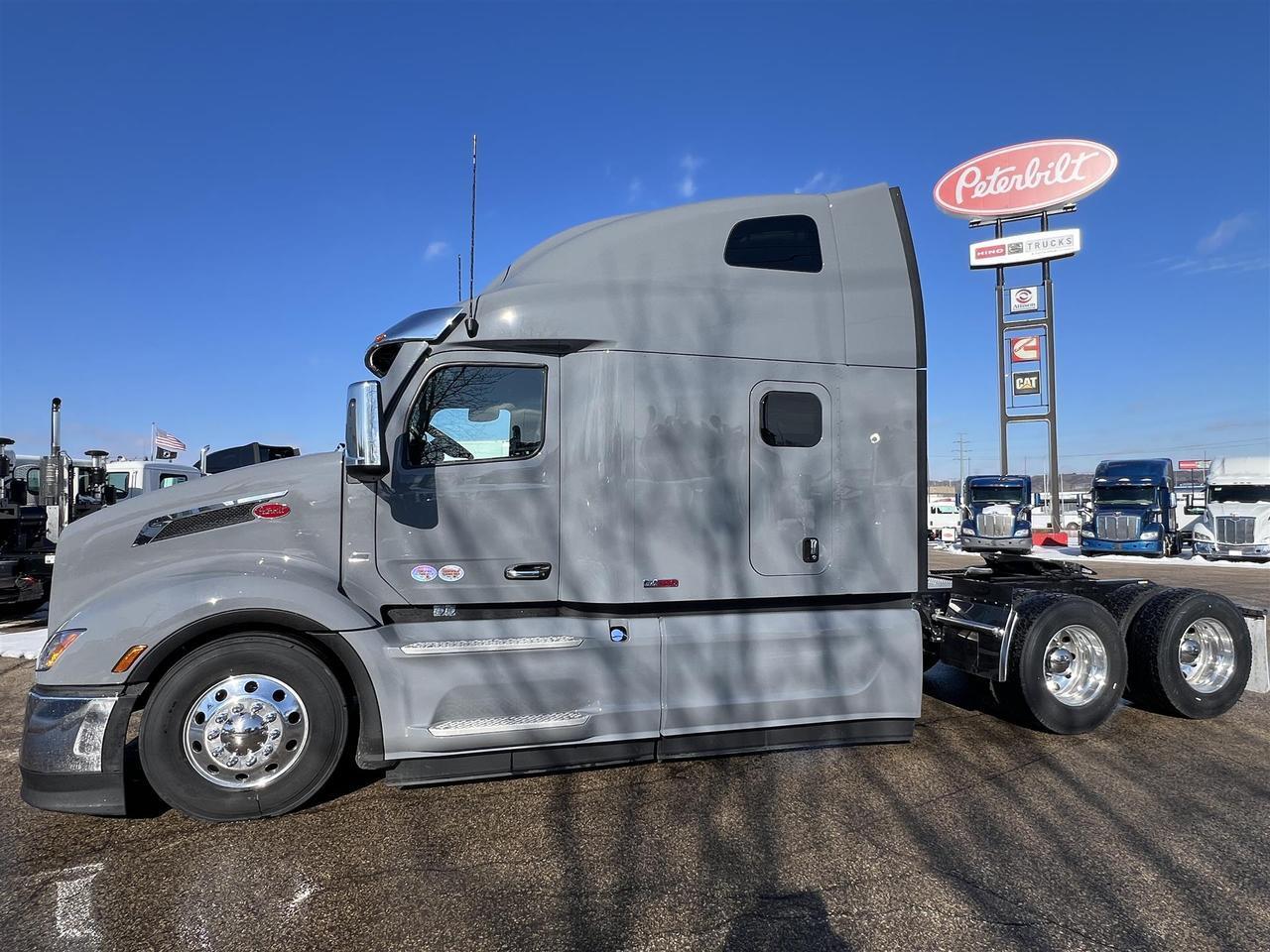 2027 Peterbilt 579 in South St. Paul, MN — photo 3