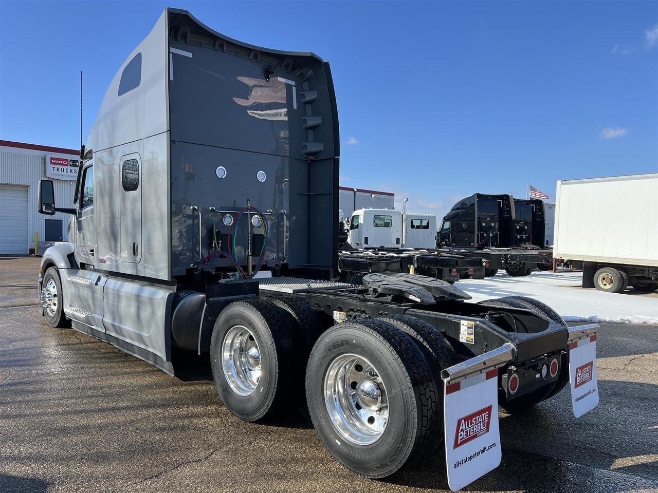 2027 Peterbilt 579 in South St. Paul, MN — photo 5