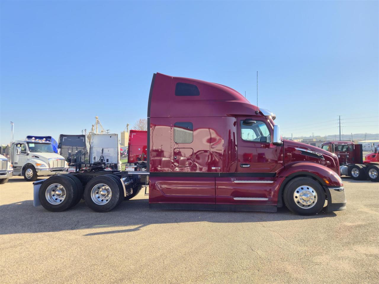 2027 Peterbilt 579 in South St. Paul, MN — photo 3