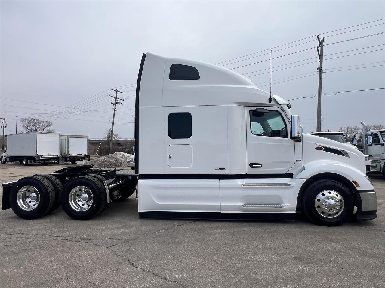2027 Peterbilt 579 in South St. Paul, MN — photo 4