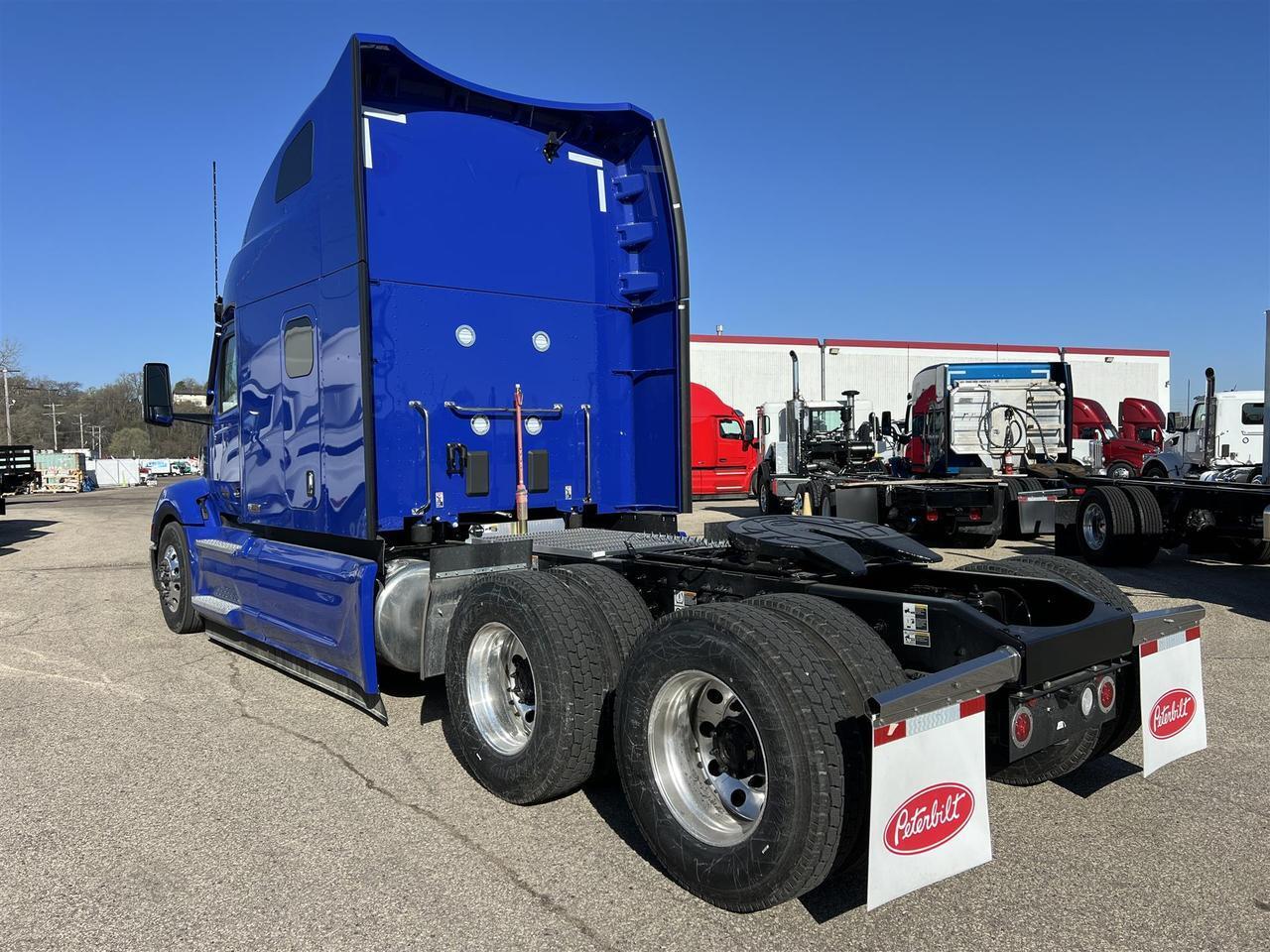 2027 Peterbilt 579 in South St. Paul, MN — photo 4