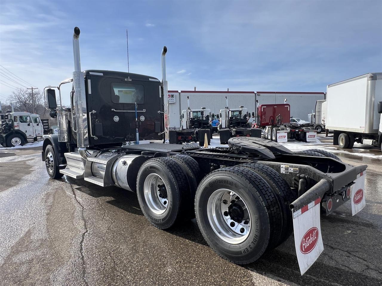 2027 Peterbilt 589 in South St. Paul, MN — photo 3
