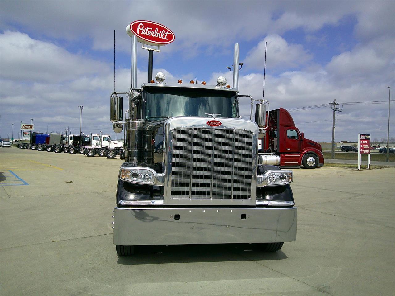 2027 Peterbilt 589 in Fargo, ND