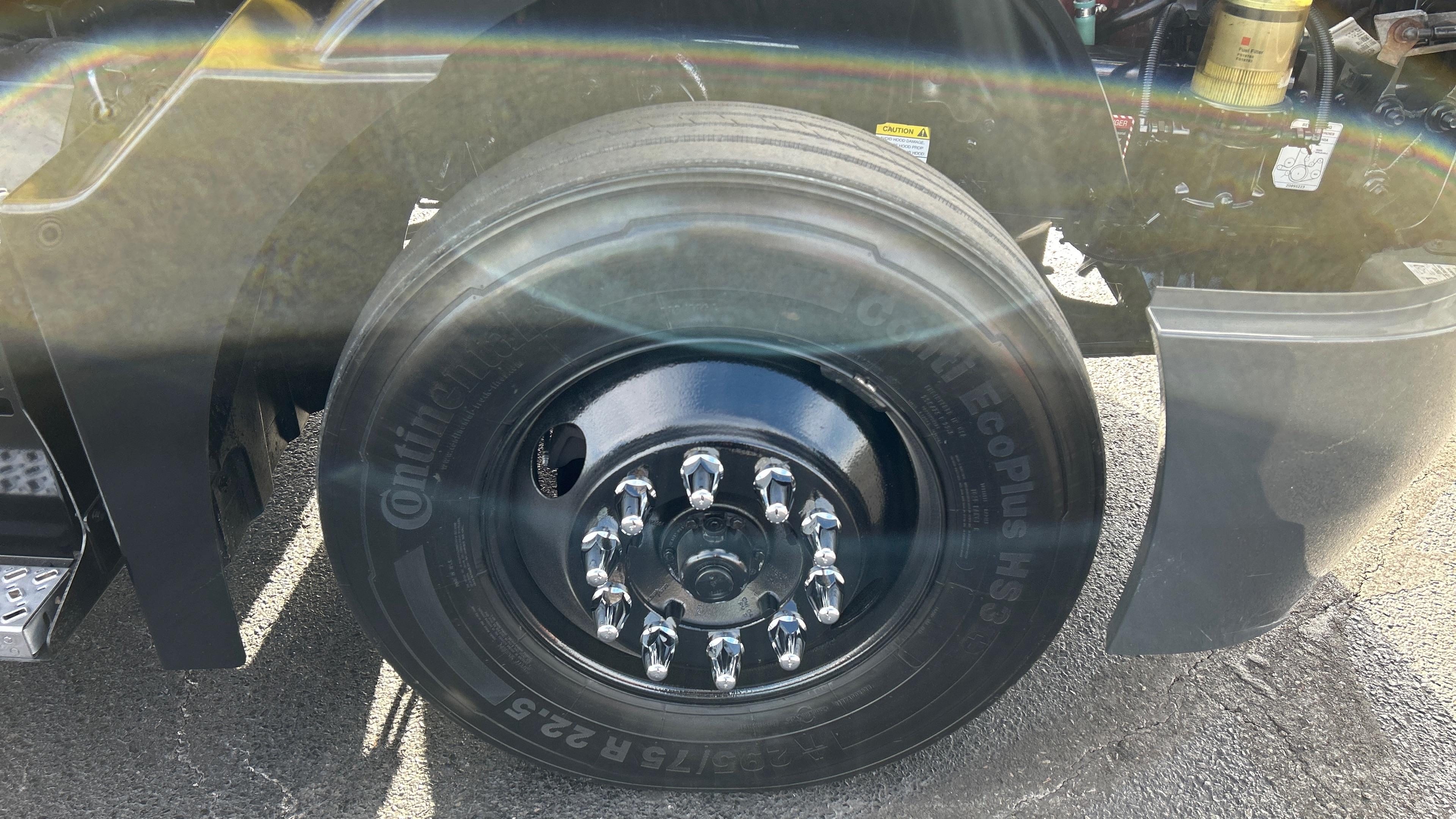 2023 Freightliner Cascadia in Kansas City, MO — photo 6