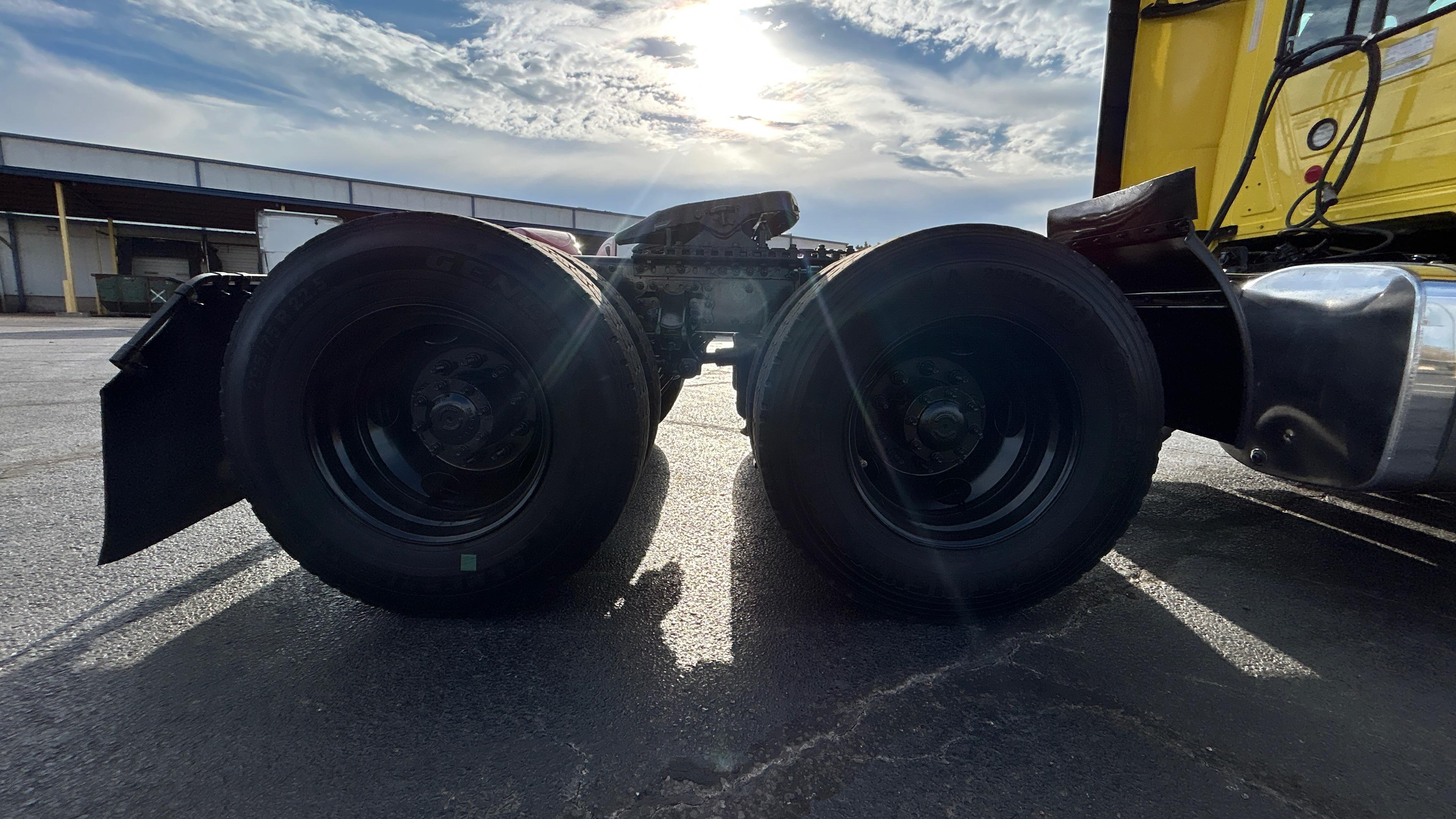 2024 Mack Anthem in Kansas City, MO — photo 32