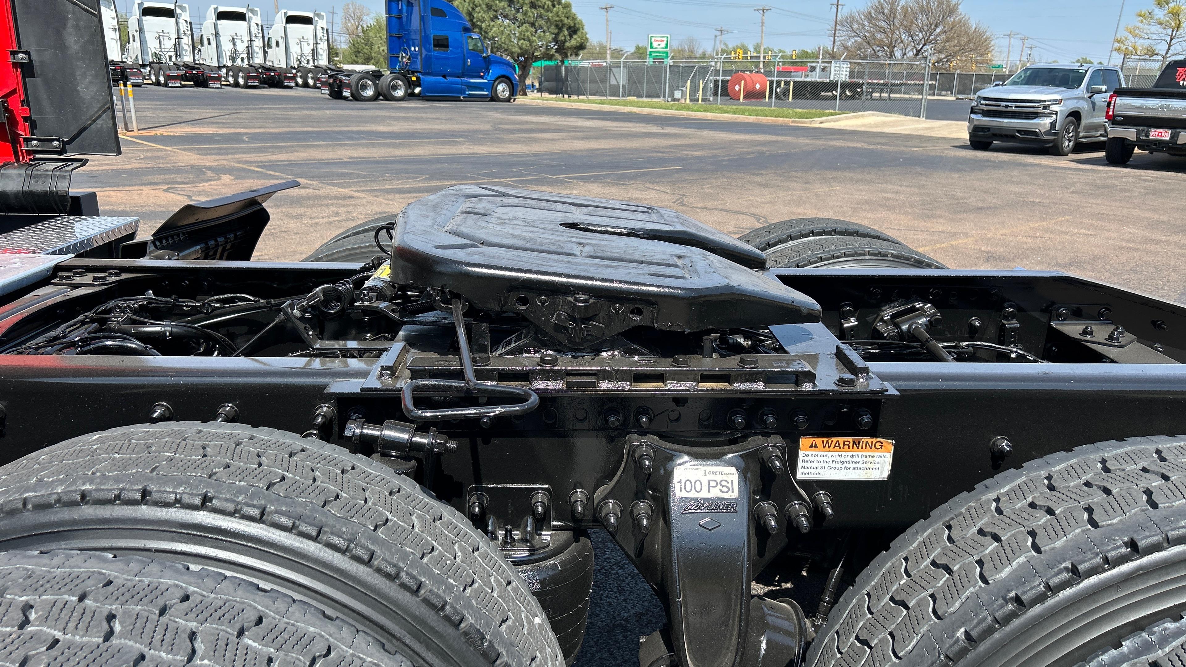 2023 Freightliner Cascadia in Kansas City, MO — photo 24
