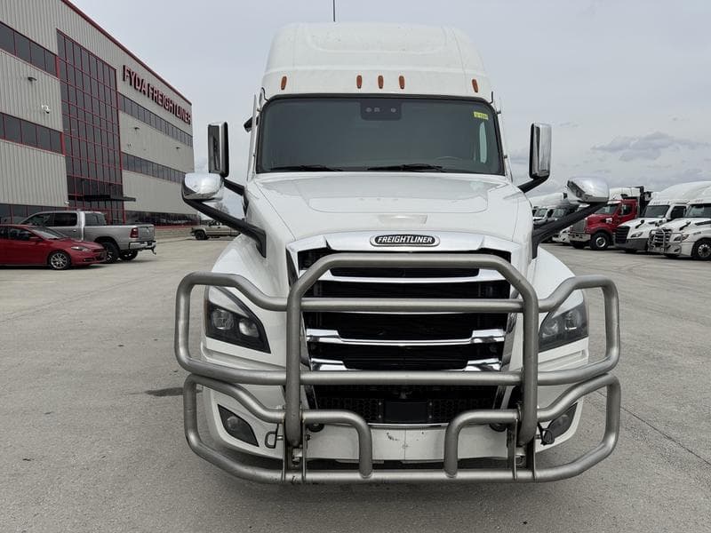 2024 Freightliner Cascadia in Columbus, OH — photo 10