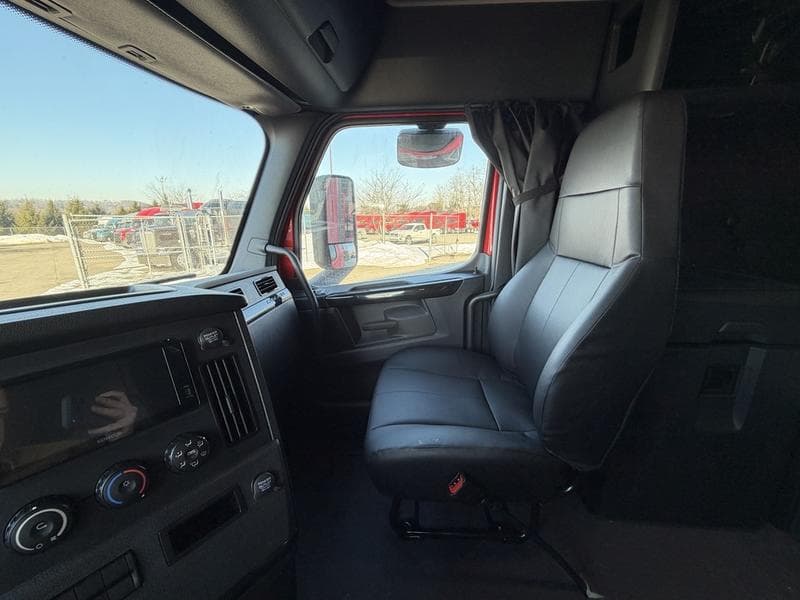 2026 Freightliner Cascadia in Pittsburgh, PA — photo 15