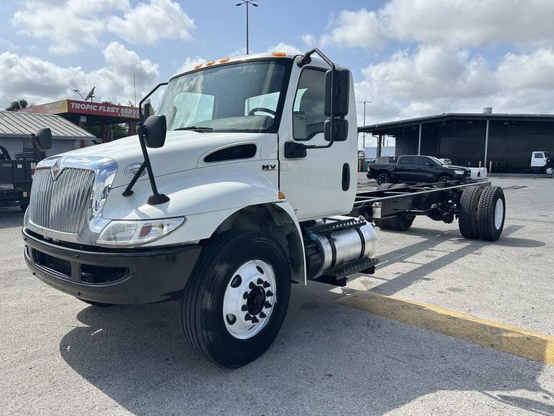 2019 International 4300 in Miami — photo 2