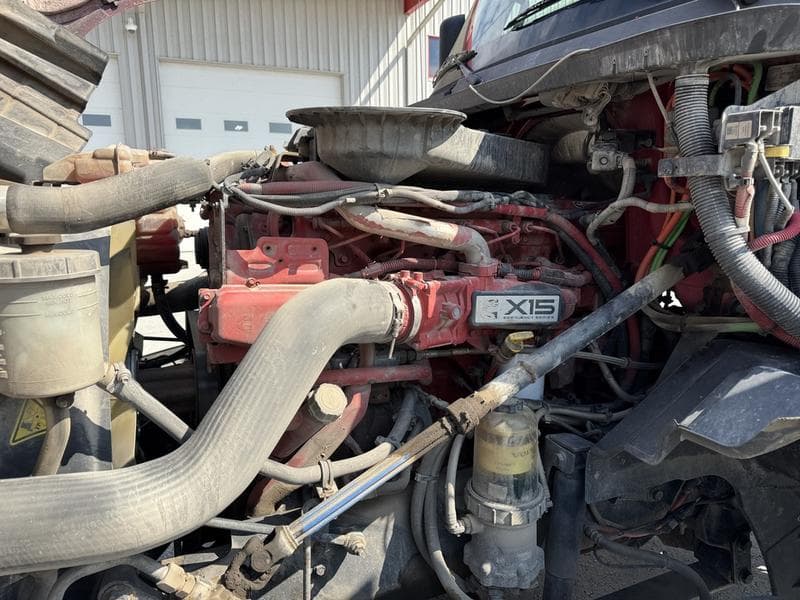 2018 International LT in Columbus, OH — photo 13