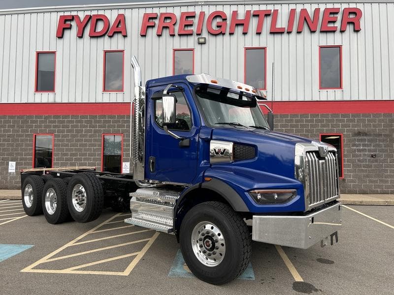 2026 Western Star 47X in Pittsburgh, PA — photo 2