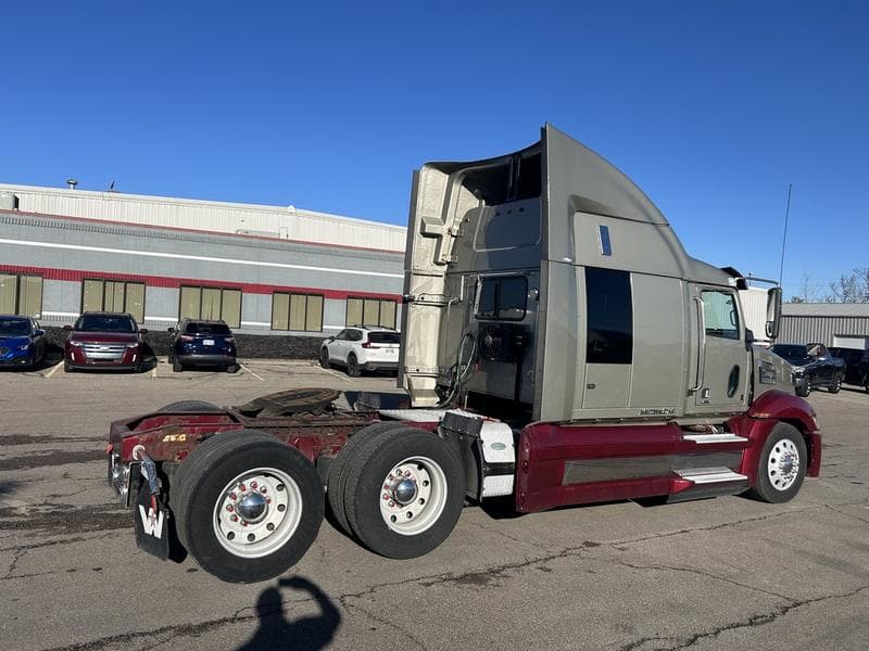 2018 Western Star 5700XE in Cincinnati, OH — photo 3