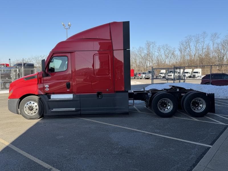 2026 Freightliner Cascadia in Pittsburgh, PA — photo 7