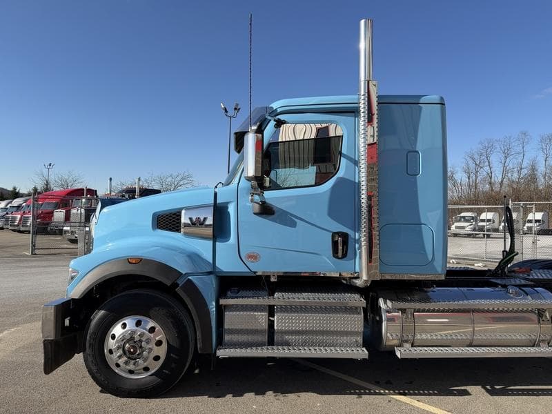 2025 Western Star 49X in Pittsburgh, PA — photo 9
