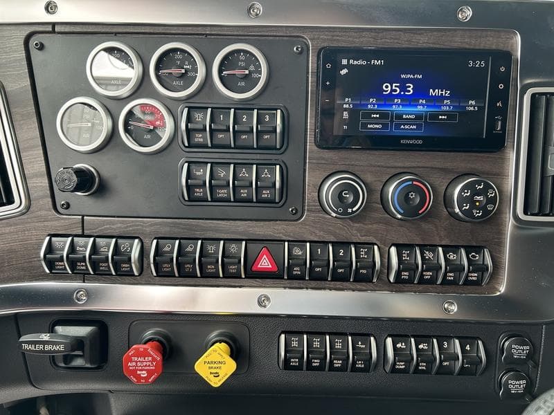 2026 Western Star 49X in Pittsburgh, PA — photo 13