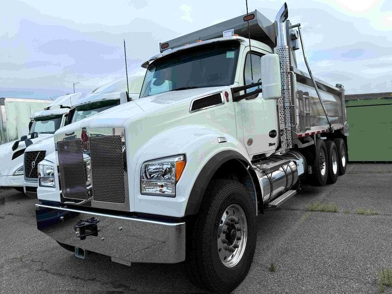 2025 Kenworth T880