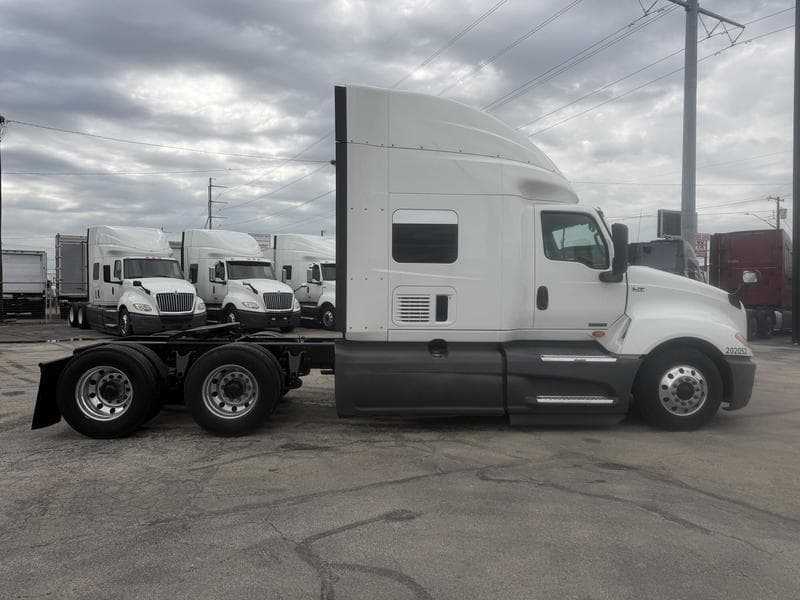 2020 International LT in Dallas — photo 2