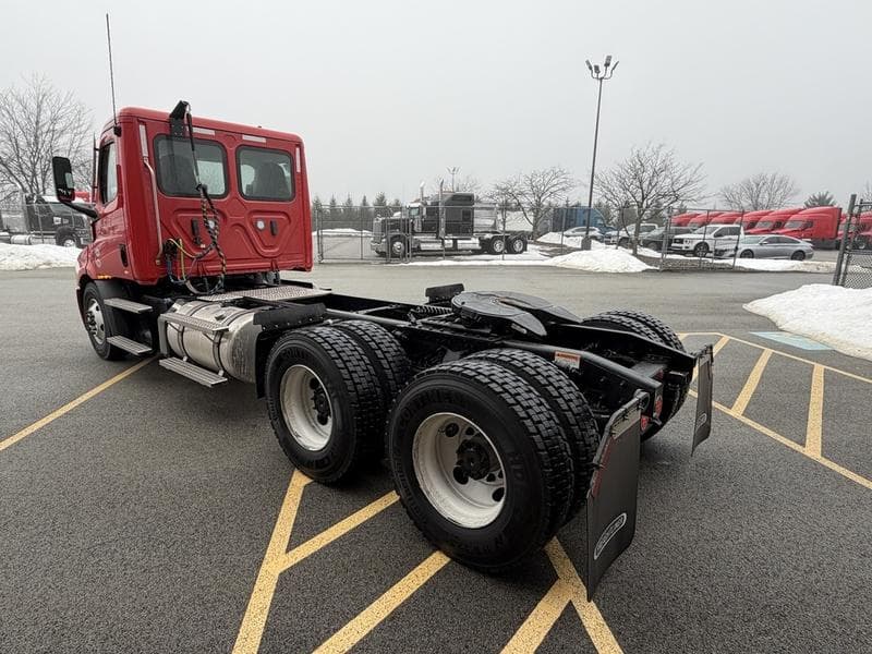 2026 Freightliner Cascadia in Pittsburgh, PA — photo 7