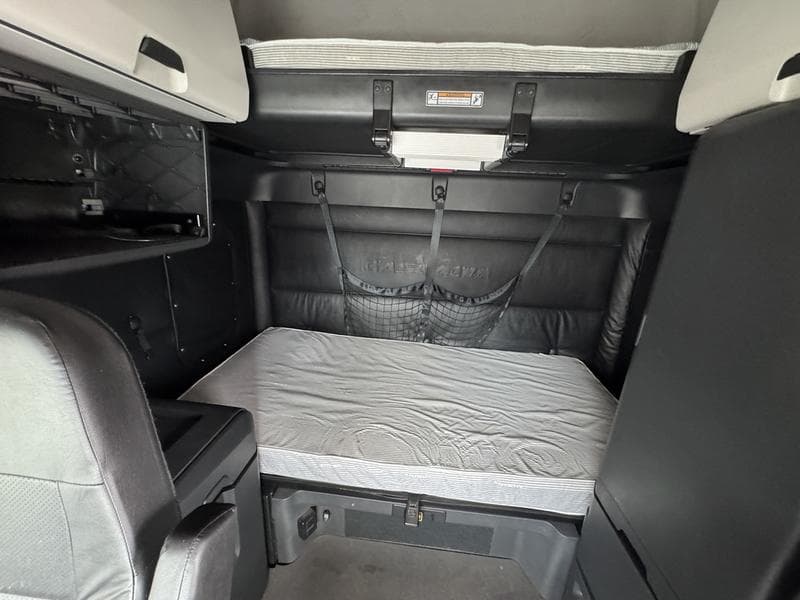 2024 Freightliner Cascadia in Columbus, OH — photo 16