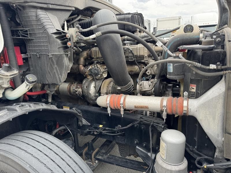 2024 Freightliner Cascadia in Columbus, OH — photo 11