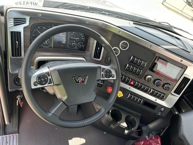 2026 Western Star 49X in Pittsburgh, PA — photo 11